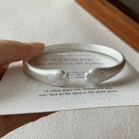 Solid cat paw bracelet for women, simple and trendy design, minimalist and niche, women's wristband, daily wear jewelry, elegant