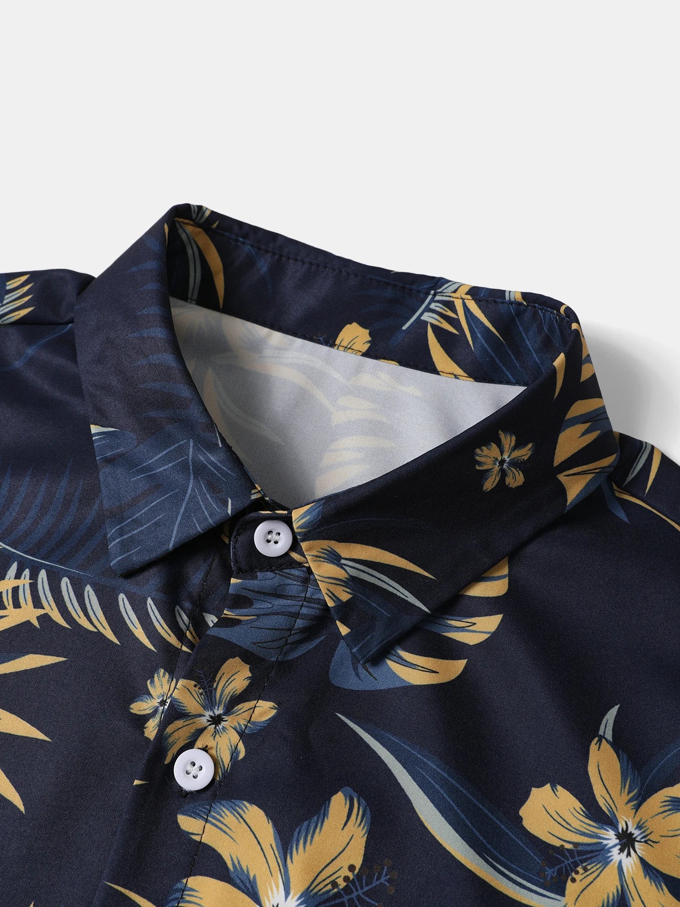 2-Piece Printed Men's Summer Short-Sleeved Button-Down Shirt and Shorts Set